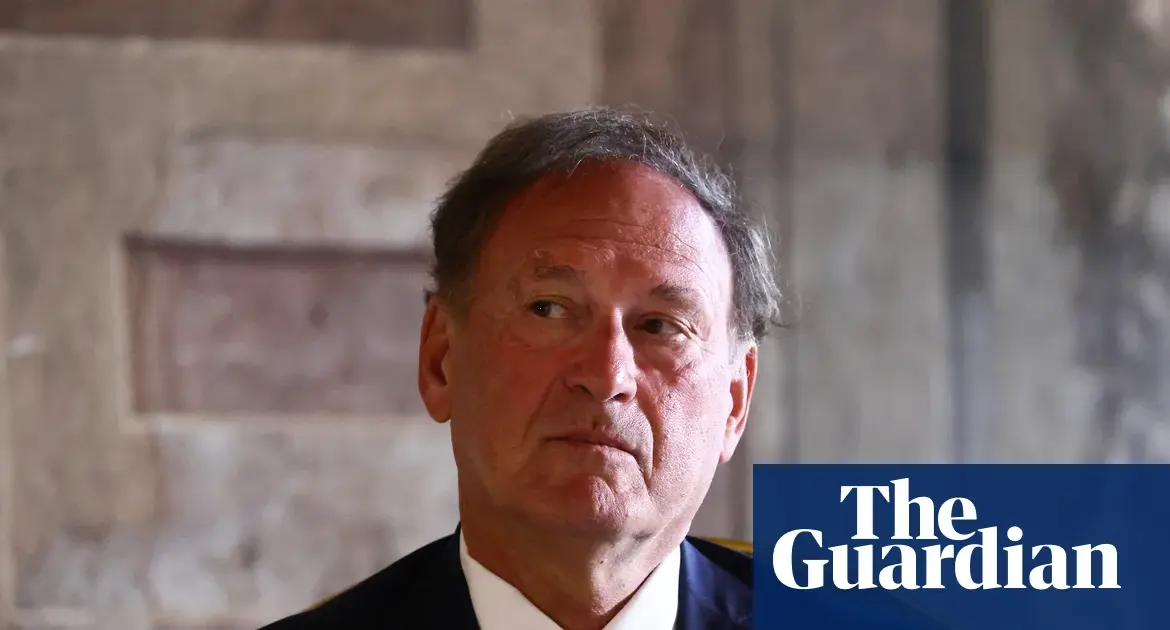 Samuel Alito steps aside in a major climate case amid scrutiny over oil stock holdings