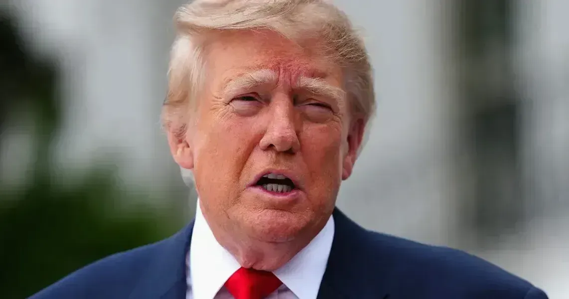 Trump Returns to Ohio Midterm Trail Amid Legal Storms and Cabinet Shuffles